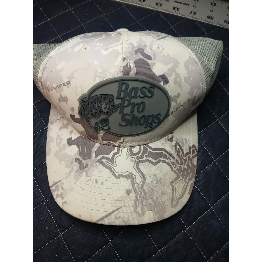 Bass Pro Shops Men’s Gray White CAMO Strapback  Trucker Cap Hat